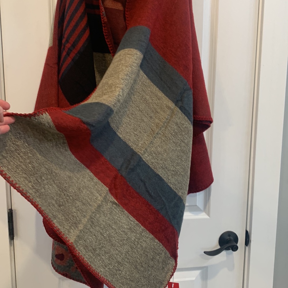 Wrap - NWT - Picture 9 of 11